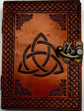 Triquetra Leather W- Latch