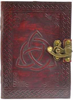 Triquetra Leather W- Latch