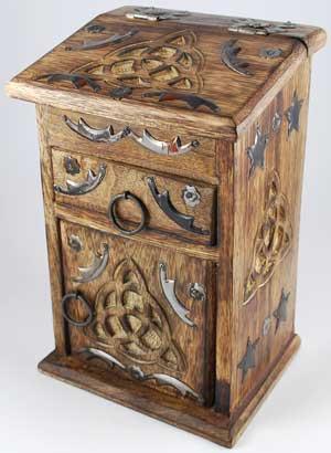 Triquetra Herb Cupboard 8" X 5"
